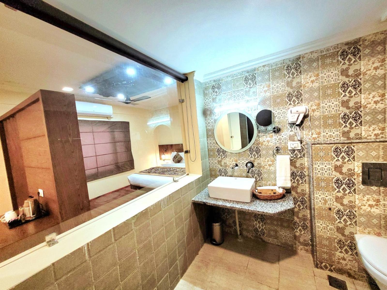 Hotel Green Rooms, Vintage Luxury Near Dal Lake Srīnagar 外观 照片